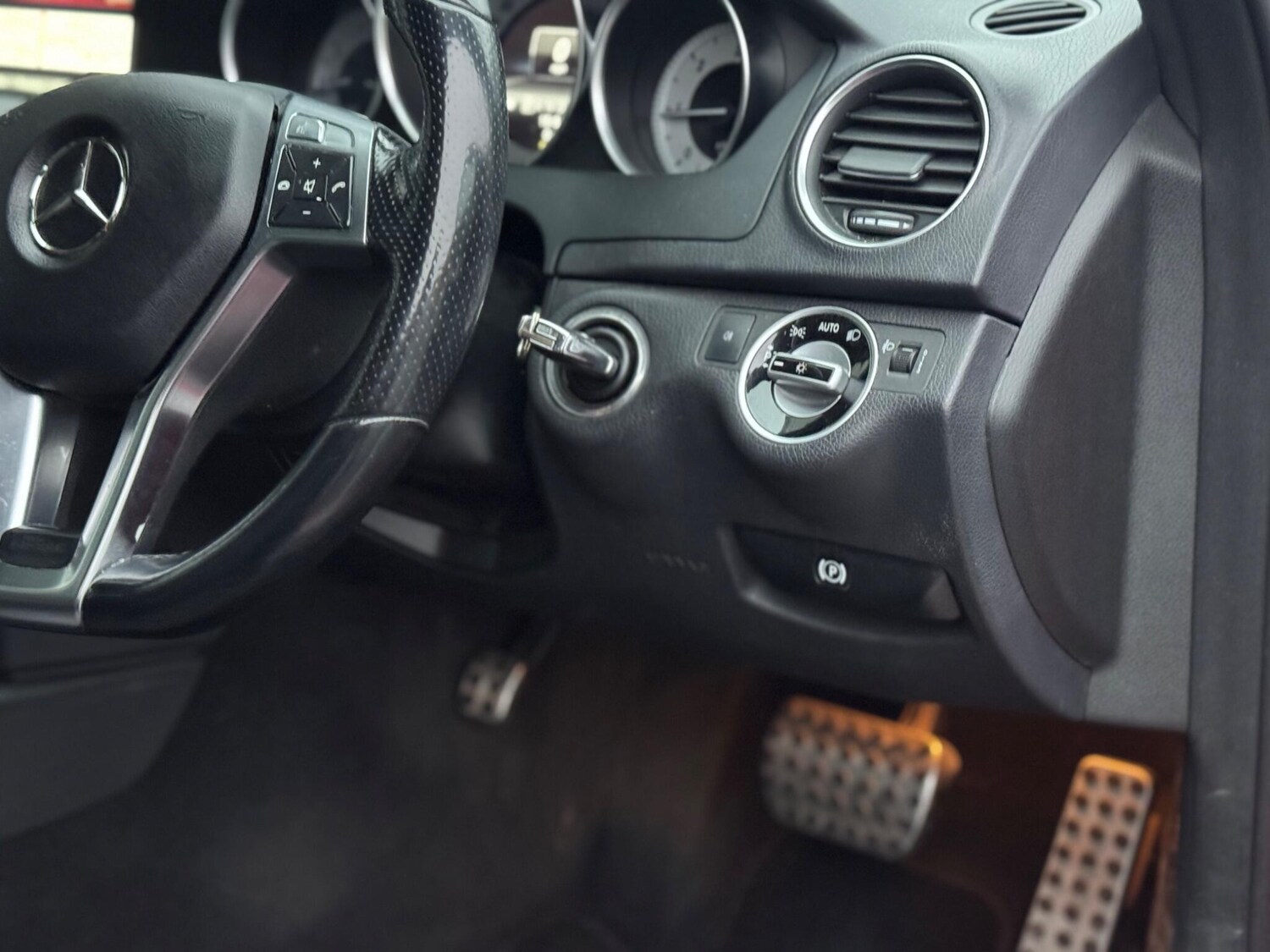 Used Mercedes-Benz C Class 2012 for sale - 77387444: Photo 62