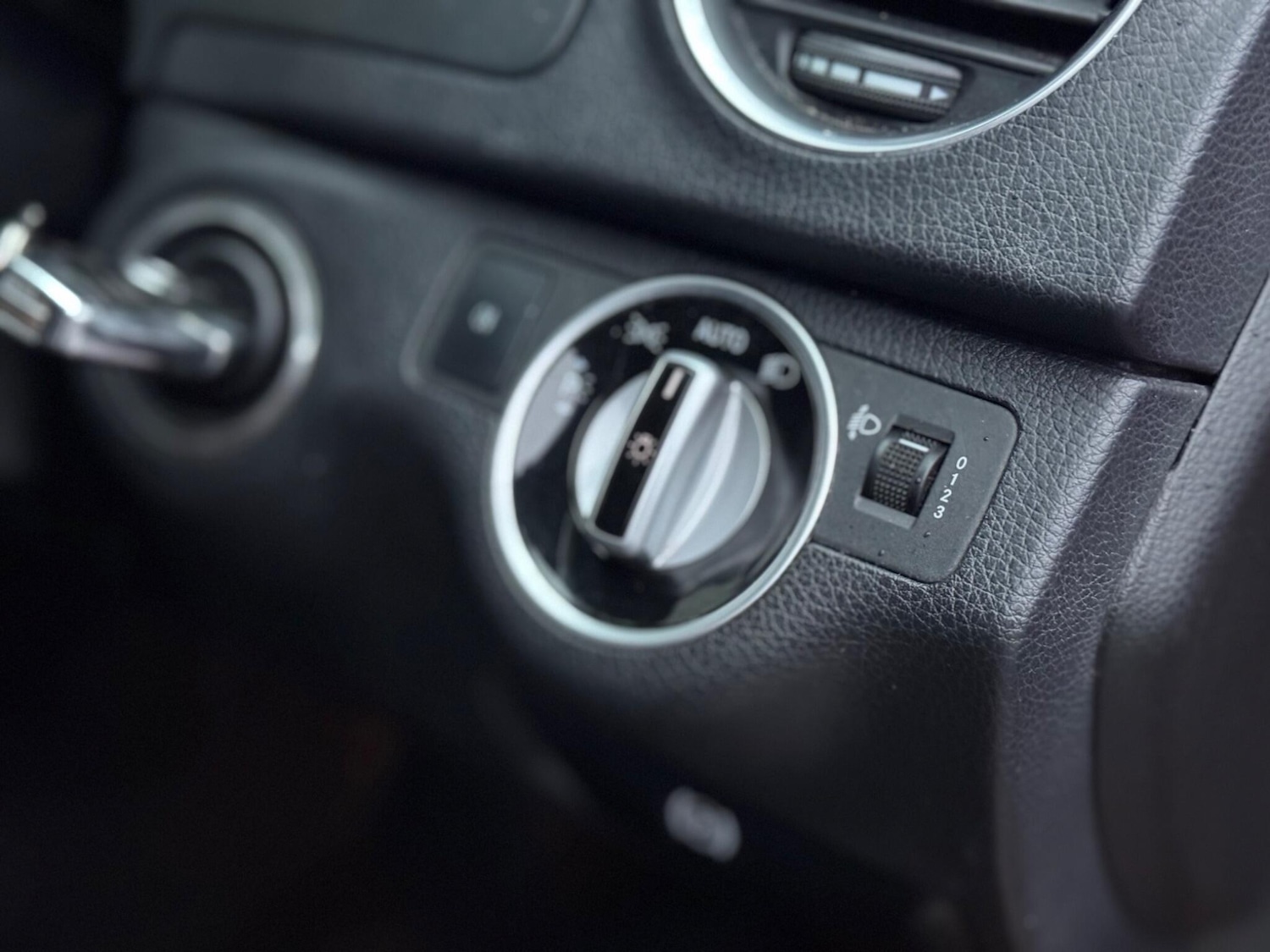 Used Mercedes-Benz C Class 2012 for sale - 77387444: Photo 72