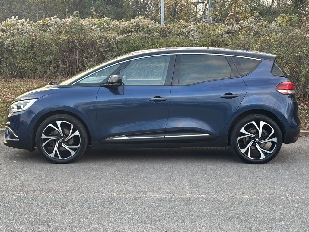 Used Renault Scenic 2017 for sale - 76617948: Photo 2