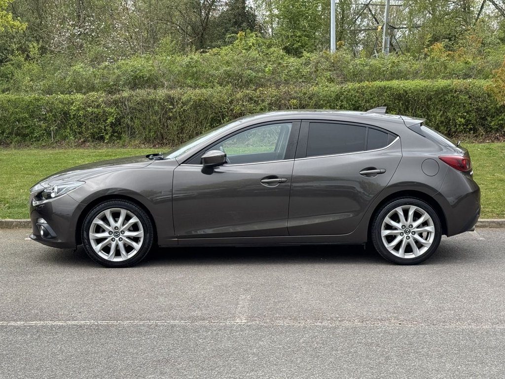 Used Mazda Mazda3 2016 for sale - 78212885: Photo 2
