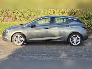 Used Vauxhall Astra 2019 for sale - 76185341: Photo 2