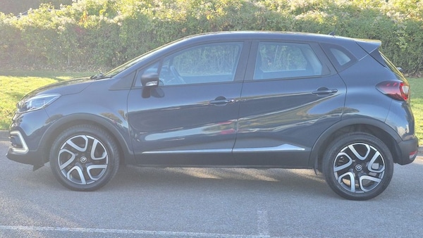 Used Renault Captur 2017 for sale - 76185151: Photo 2