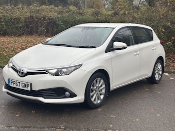 Used Toyota Auris 2017 for sale - 76535645: Photo