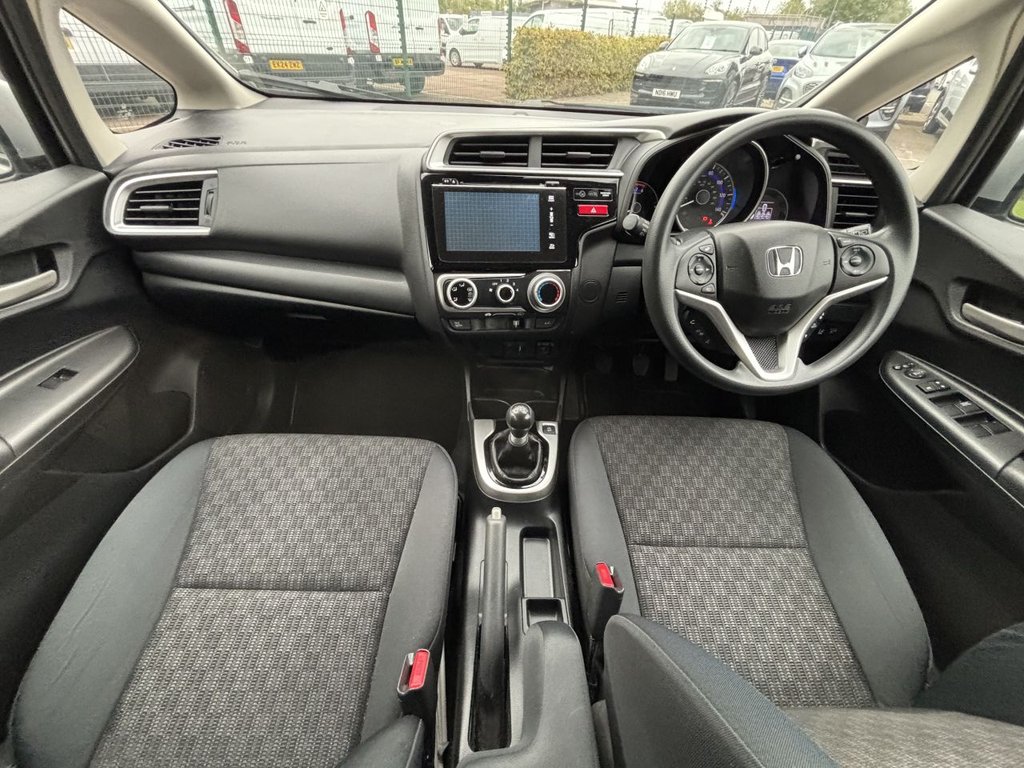 Used Honda Jazz 2017 for sale - 76057043: Photo 9