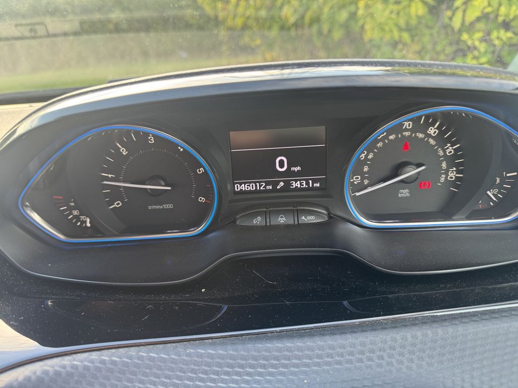 Used Peugeot 2008 2015 for sale - 76092492: Photo 14