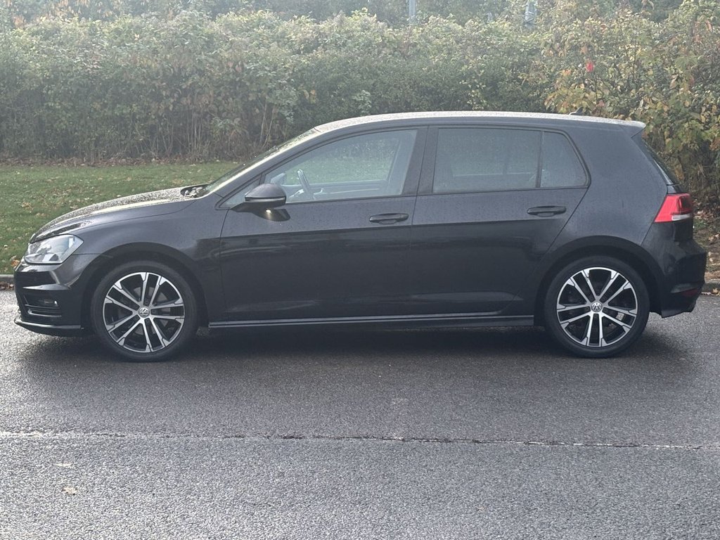 Used Volkswagen Golf 2016 for sale - 76385877: Photo 2