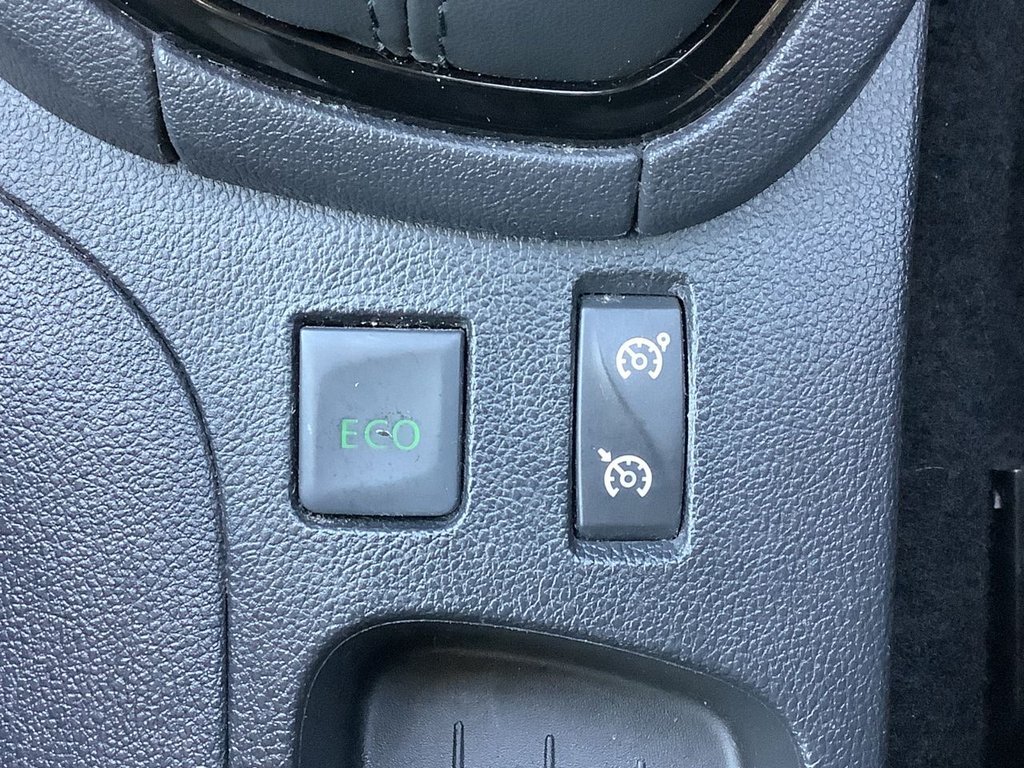 Used Renault Clio 2018 for sale - 77952768: Photo 21