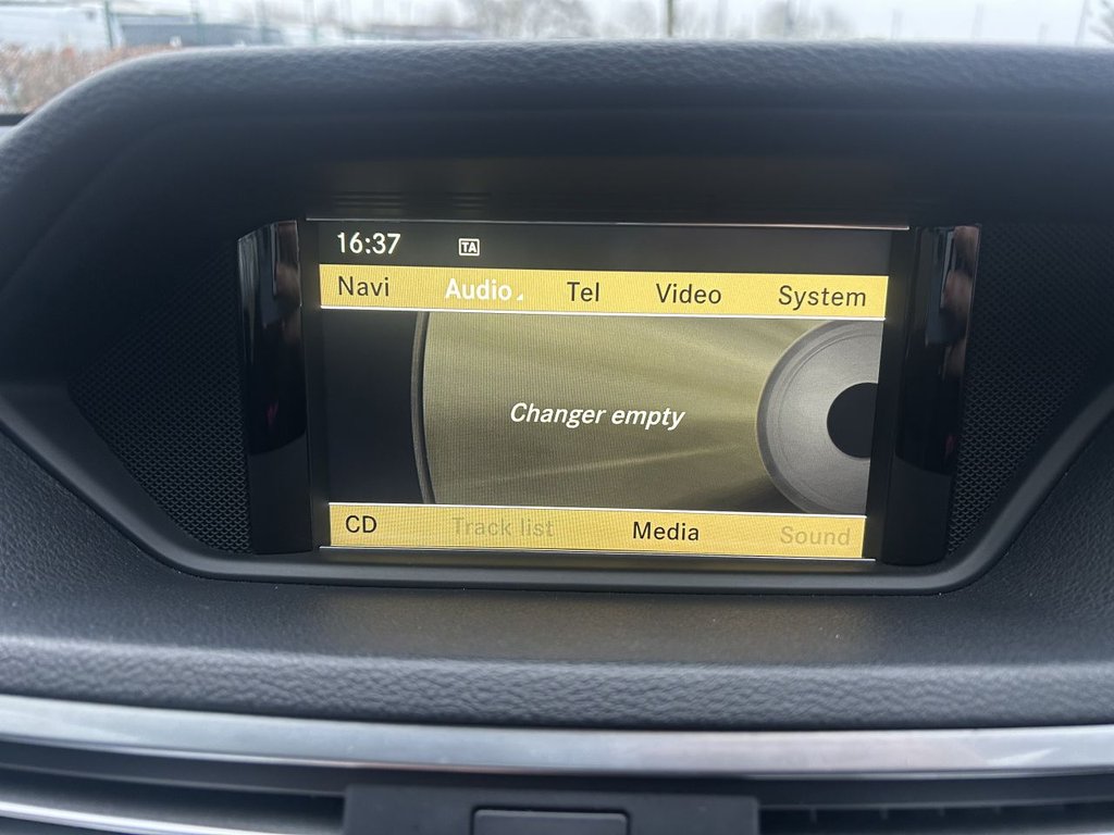 Used Mercedes-Benz E Class 2011 for sale - 77498522: Photo 17