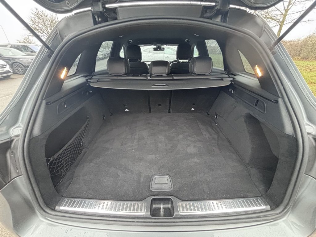 Used Mercedes-Benz GLC 2020 for sale - 76985801: Photo 11