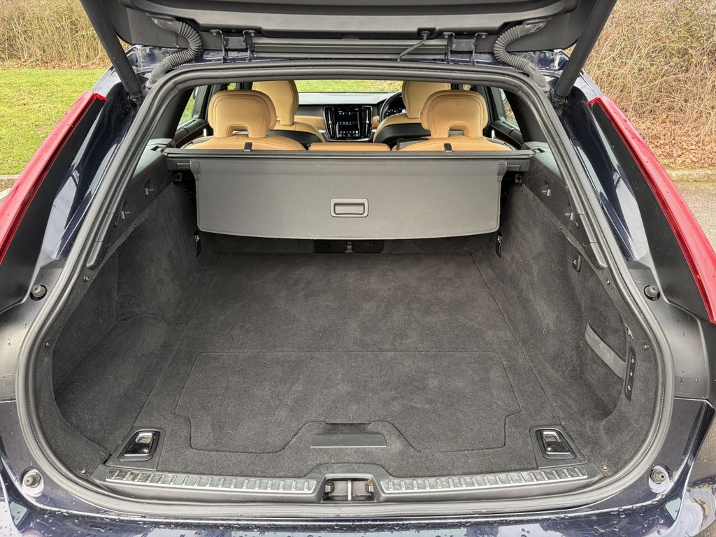 Used Volvo V90 2018 for sale - 77879751: Photo 11