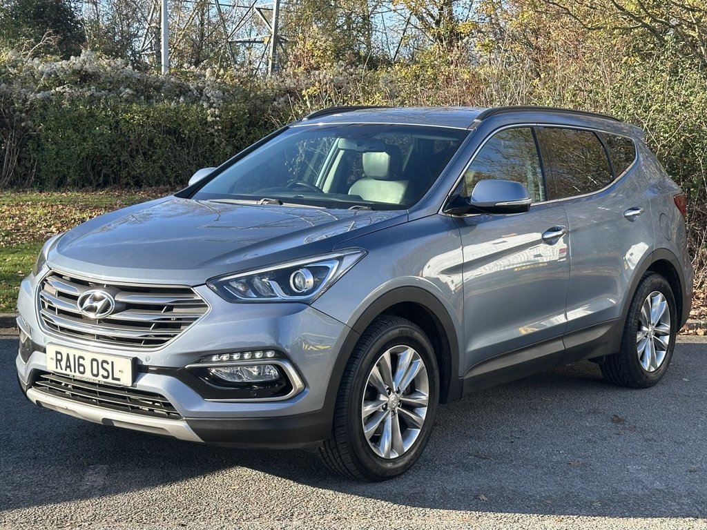 Used Hyundai Santa Fe 2016 for sale - 76642383: Photo 1