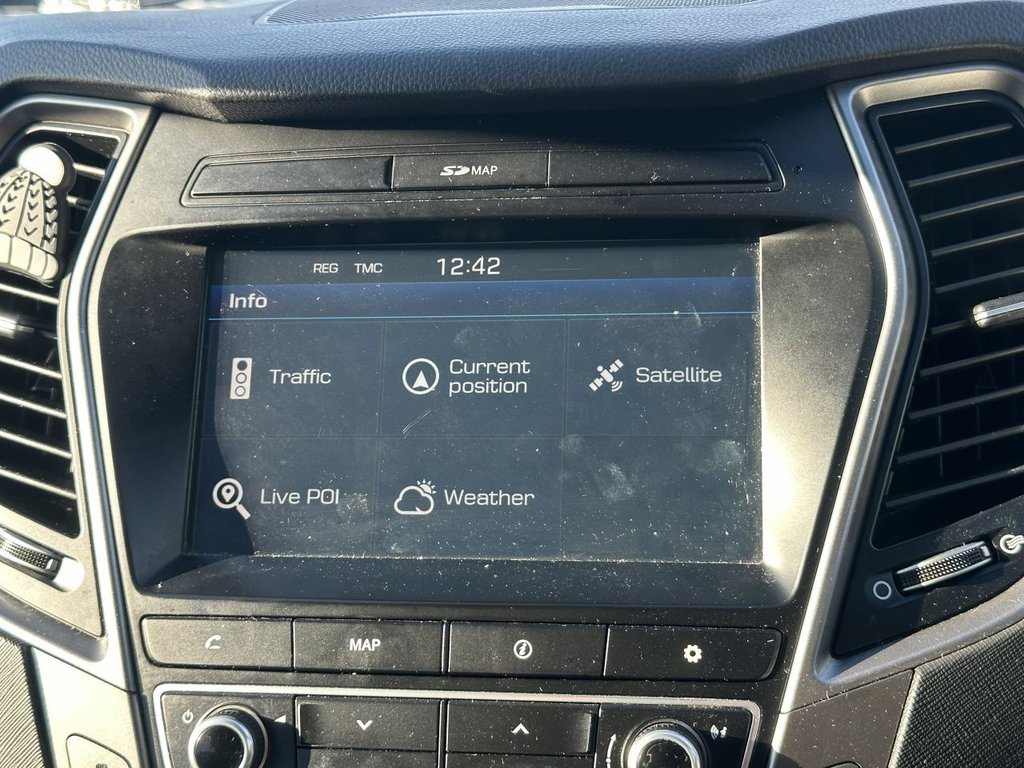 Used Hyundai Santa Fe 2016 for sale - 76642383: Photo 15