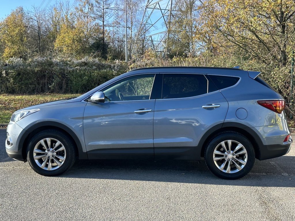 Used Hyundai Santa Fe 2016 for sale - 76642383: Photo 2