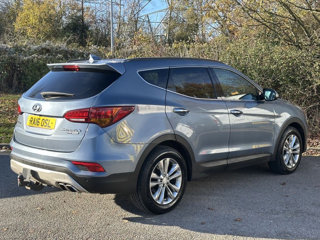 Used Hyundai Santa Fe 2016 for sale - 76642383: Photo 5