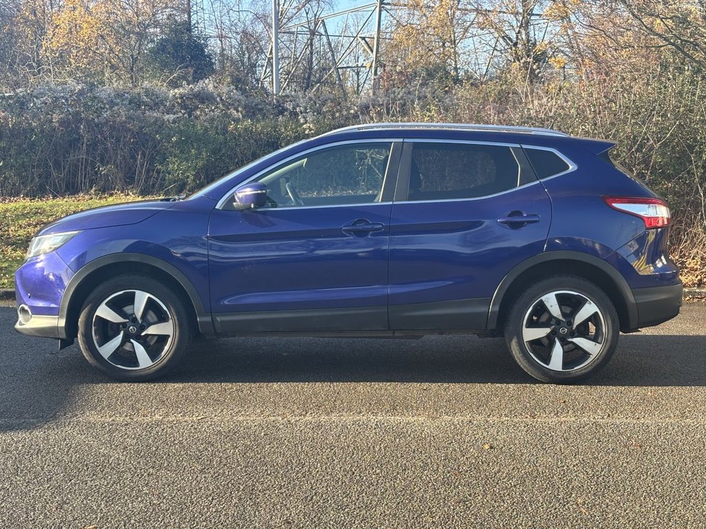 Used Nissan Qashqai 2017 for sale - 76783743: Photo 2