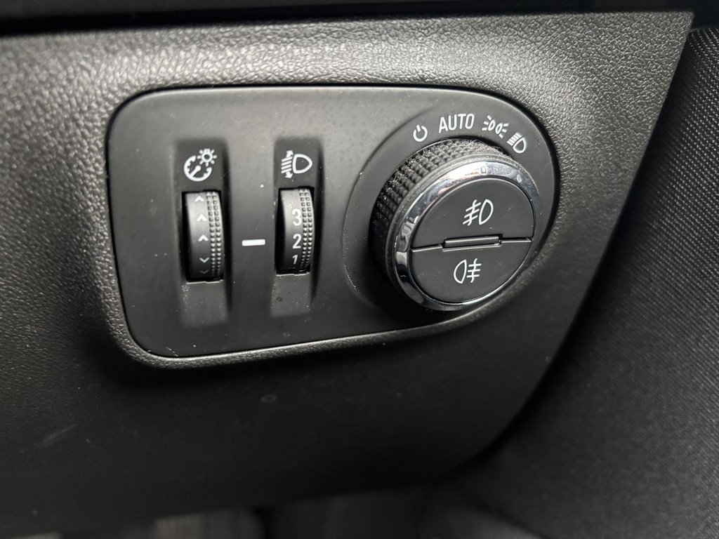 Used Vauxhall Corsa 2018 for sale - 76417173: Photo 19