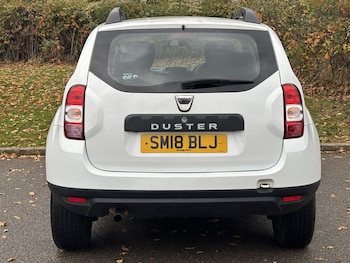Used Dacia Duster 2018 for sale - 76454301: Photo