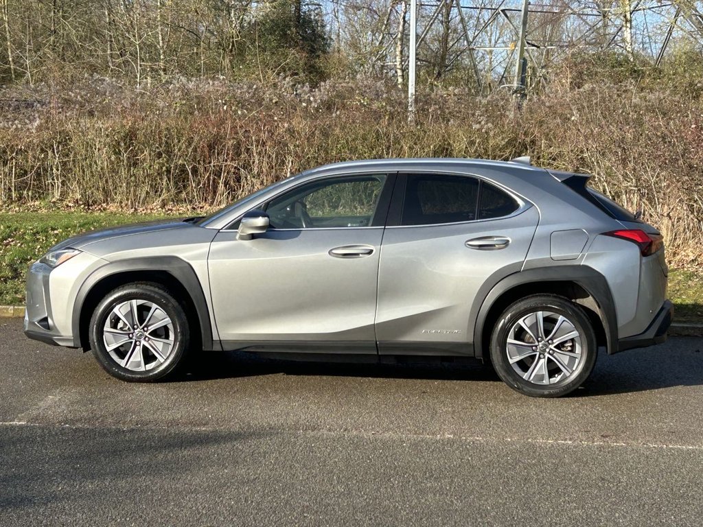 Used Lexus UX 2022 for sale - 78068663: Photo 2