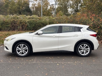 Used Infiniti Q30 2017 for sale - 76454308: Photo