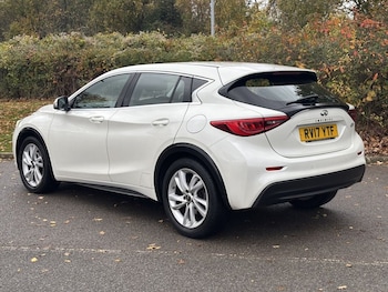 Used Infiniti Q30 2017 for sale - 76454308: Photo