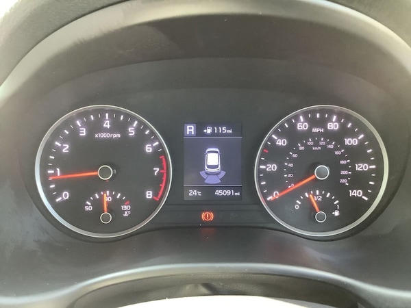 Used Kia Stonic 2019 for sale - 75692829: Photo 16