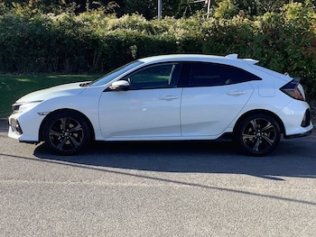 Used Honda Civic 2018 for sale - 76245350: Photo 2