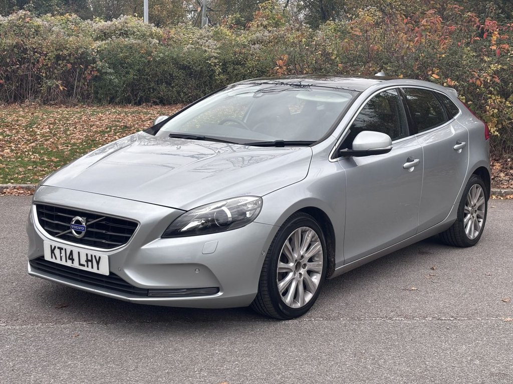 Used Volvo V40 2014 for sale - 76469778: Photo 1