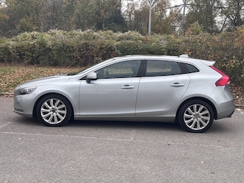 Used Volvo V40 2014 for sale - 76469778: Photo