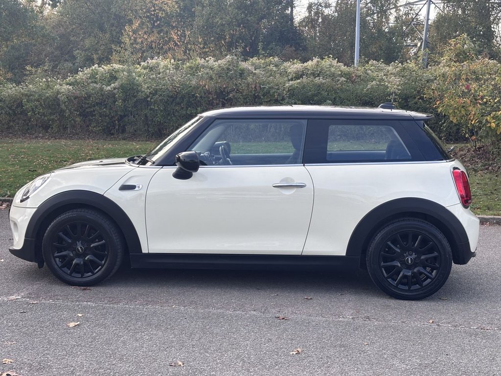 Used MINI Hatch 2019 for sale - 76345983: Photo 2