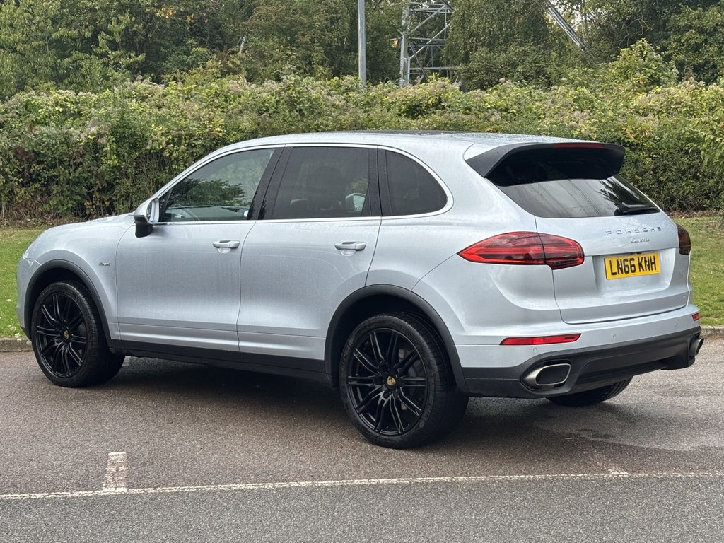 Used Porsche Cayenne 2016 for sale - 76039414: Photo 3