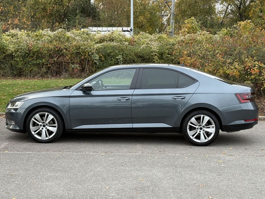 Used Skoda Superb 2019 for sale - 76417081: Photo 2