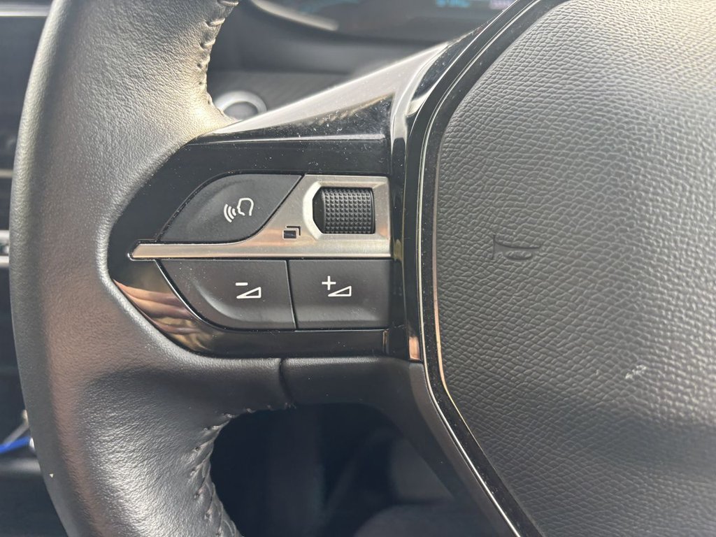 Used Peugeot E-2008 2021 for sale - 76147309: Photo 12