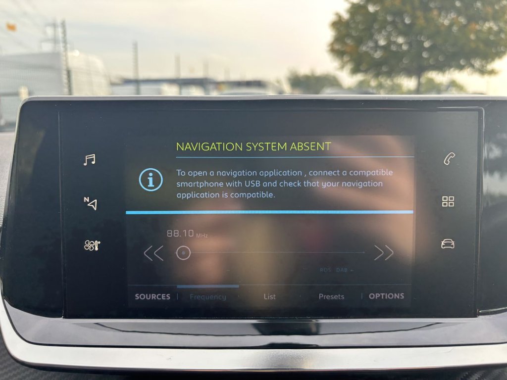 Used Peugeot E-2008 2021 for sale - 76147309: Photo 18