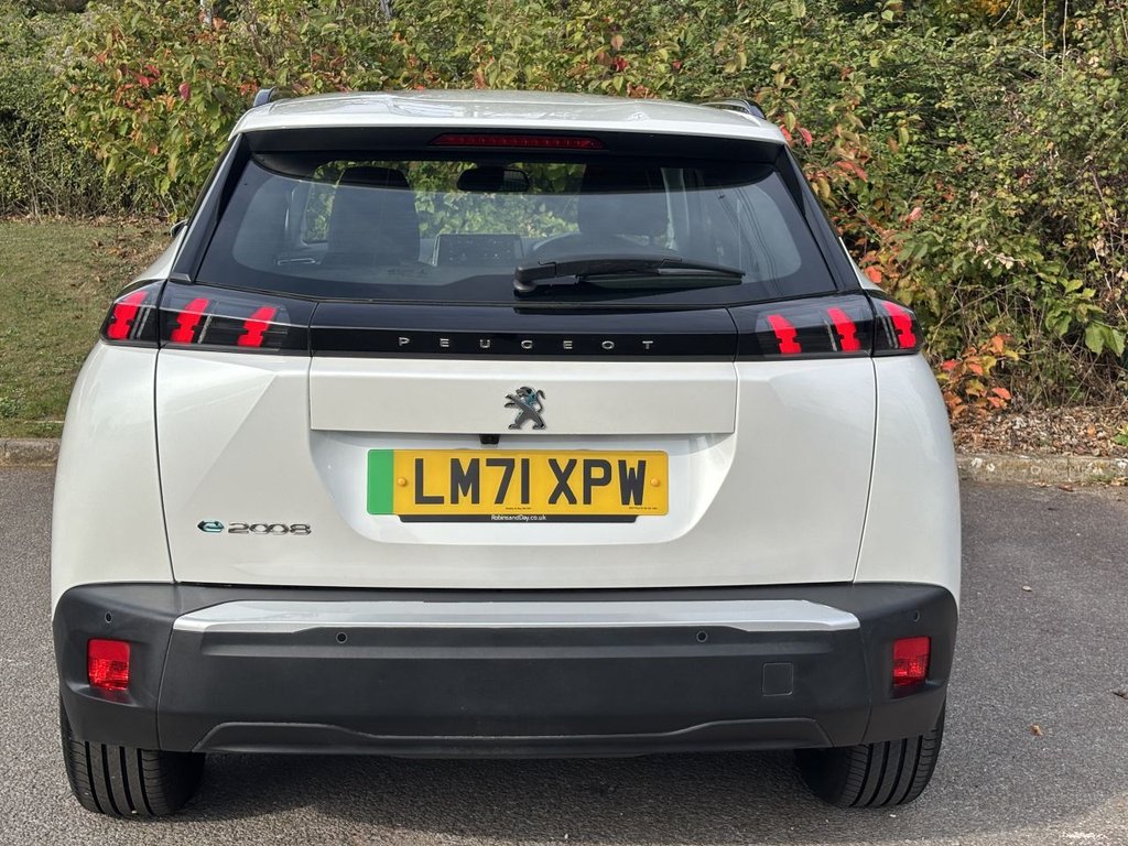Used Peugeot E-2008 2021 for sale - 76147309: Photo 4
