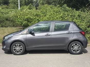 Used Toyota Yaris 2015 for sale - 74953894: Photo