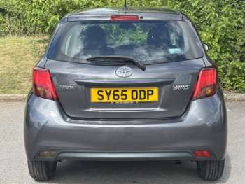 Used Toyota Yaris 2015 for sale - 74953894: Photo