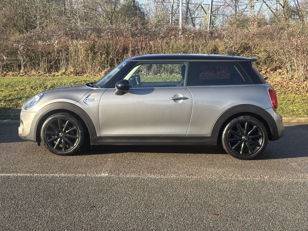 Used MINI Hatch 2019 for sale - 77199944: Photo 2