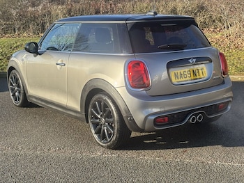 Used MINI Hatch 2019 for sale - 77199944: Photo