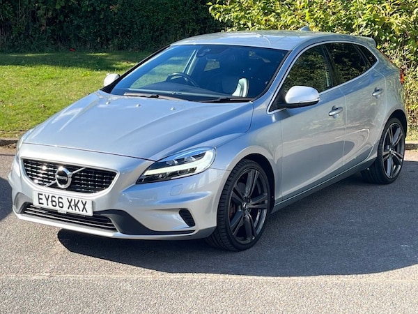 Used Volvo V40 2016 for sale - 72998151: Photo 1
