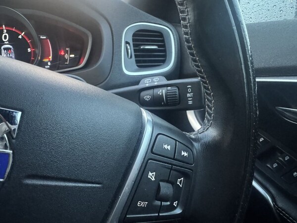 Used Volvo V40 2016 for sale - 76323158: Photo 13