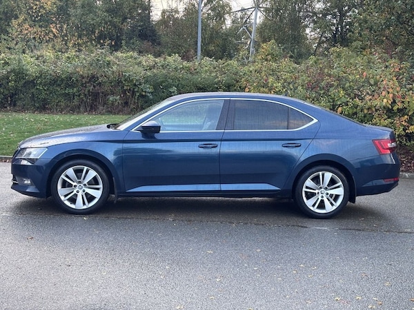 Used Skoda Superb 2018 for sale - 76327941: Photo 2