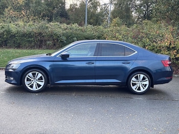 Used Skoda Superb 2018 for sale - 76327941: Photo 2