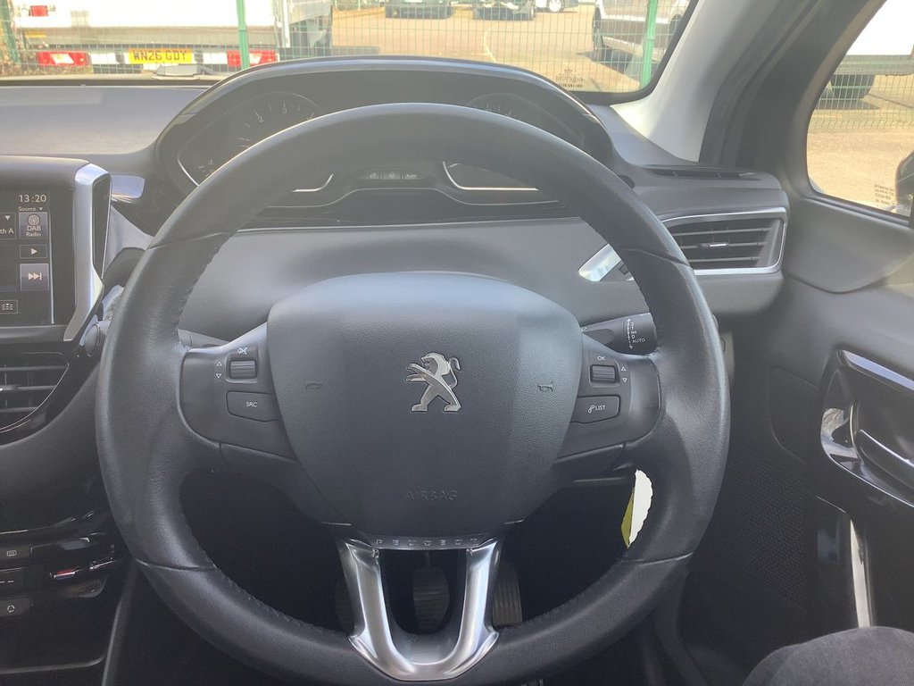 Used Peugeot 208 2015 for sale - 77919875: Photo 12