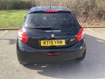 Used Peugeot 208 2015 for sale - 77919875: Photo