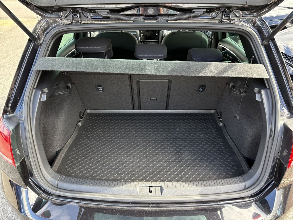 Used Volkswagen Golf 2017 for sale - 75924248: Photo 11