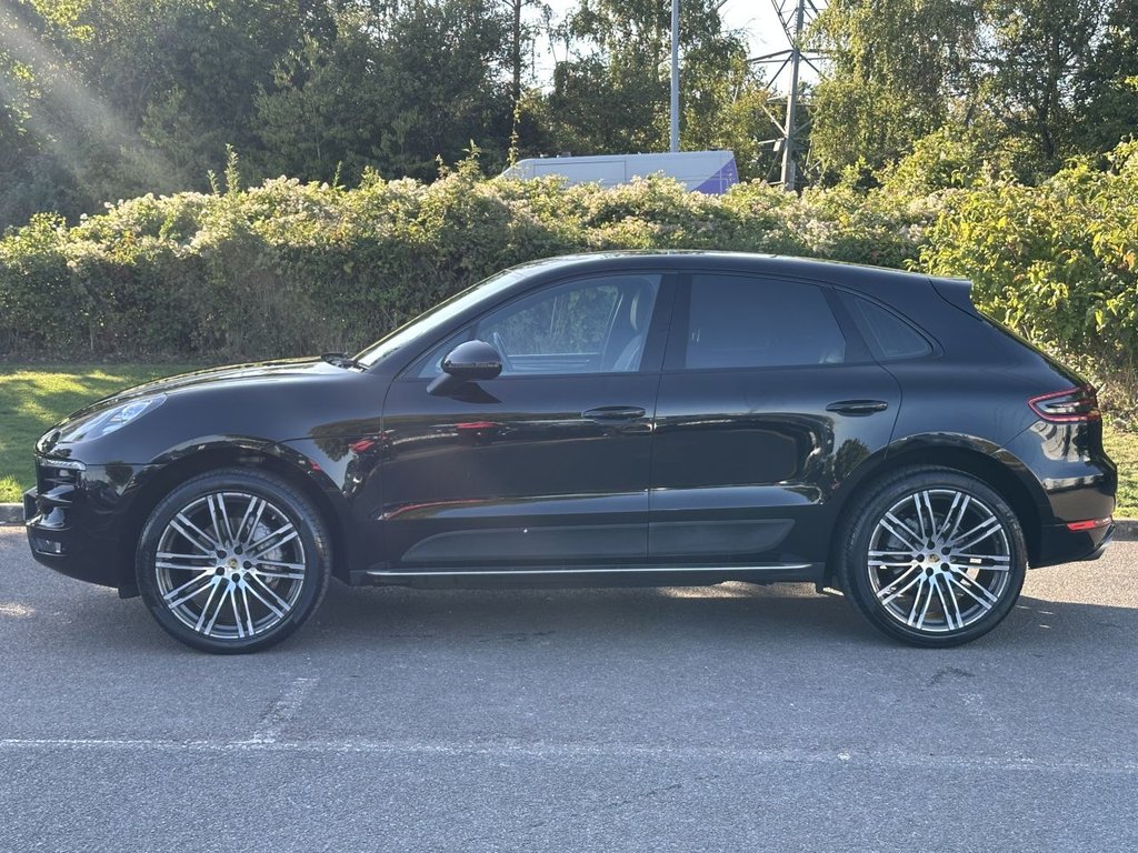 Used Porsche Macan 2016 for sale - 76010413: Photo 2