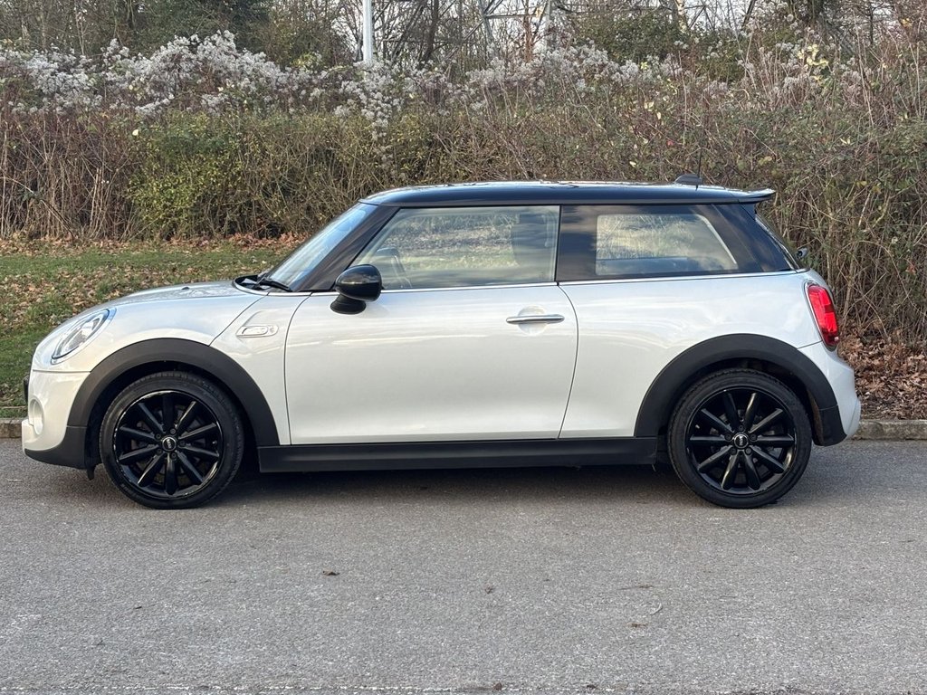 Used MINI Hatch 2018 for sale - 77038075: Photo 2