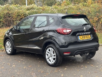 Used Renault Captur 2018 for sale - 76454189: Photo