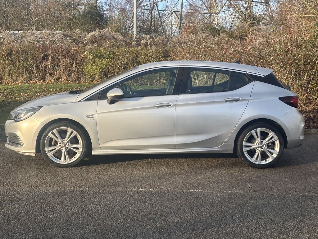 Used Vauxhall Astra 2018 for sale - 76985821: Photo 2
