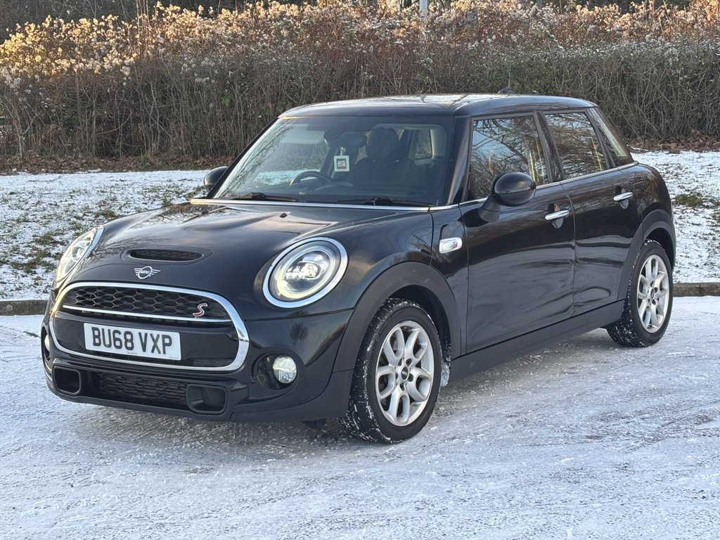 Used MINI Hatch 2018 for sale - 77110505: Photo 1